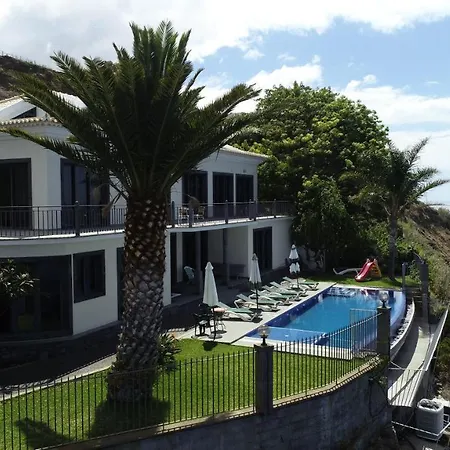 Ocean Cliff Villa *