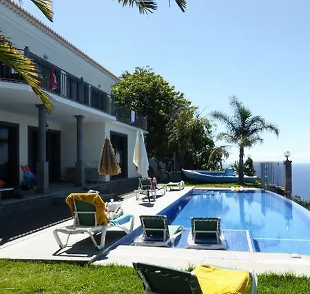 Ocean Cliff Villa *