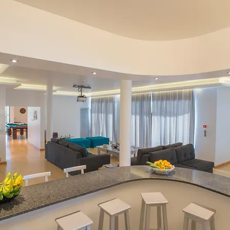 Ocean Cliff Ponta do Sol (Madeira)