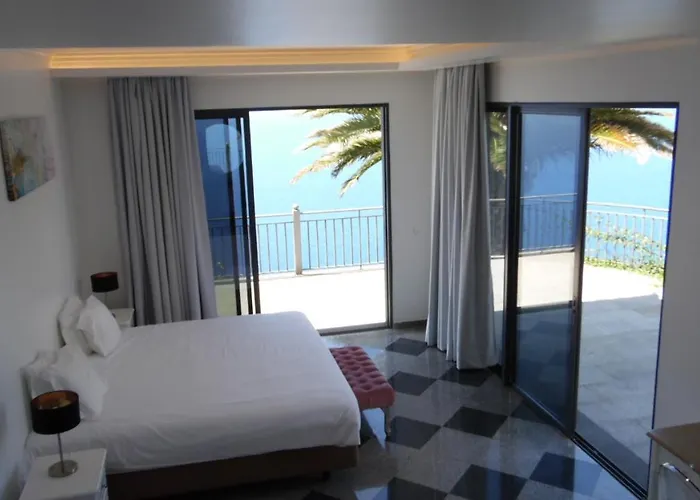 Ocean Cliff 蓬他达维托亚