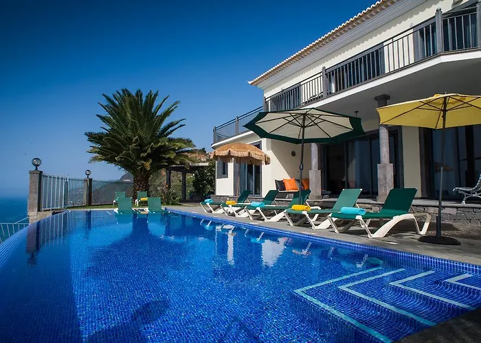 Ocean Cliff Ponta do Sol (Madeira)