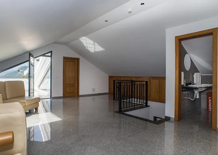 Ocean Cliff 蓬他达维托亚